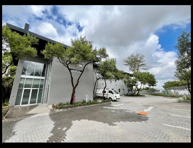7,738M² WAREHOUSE TO LET IN SAMRAND BUSINESS PARK